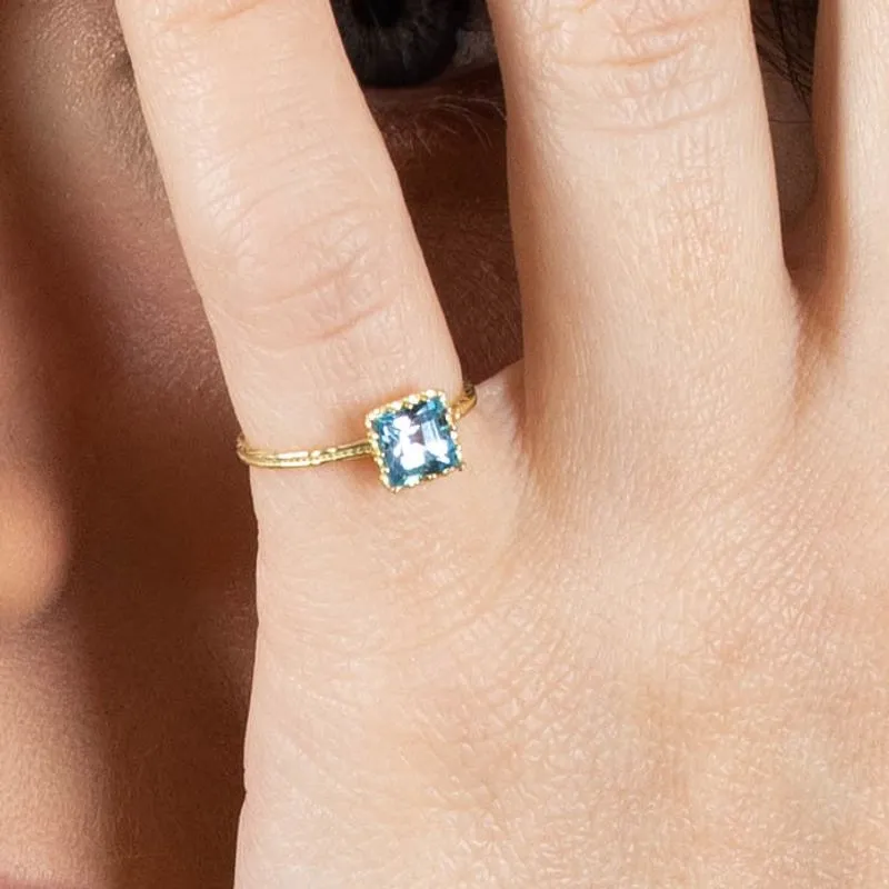 14K Yellow Gold Square Blue Topaz 5X5mm Ring