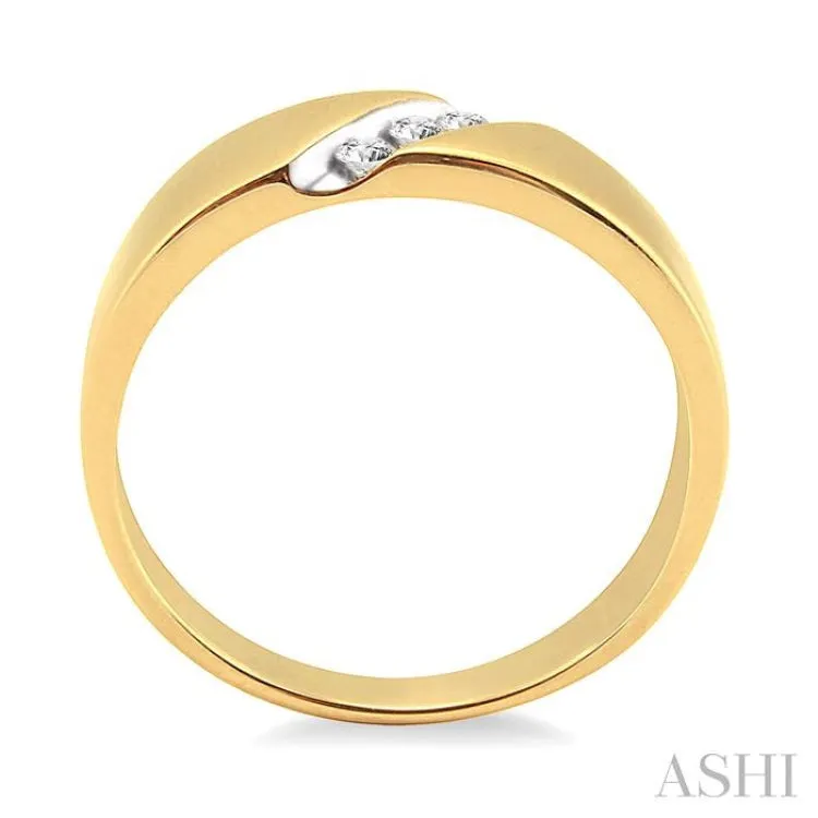 1/8 Ctw Round Cut Diamond Women's Ring in 14K Yellow Gold