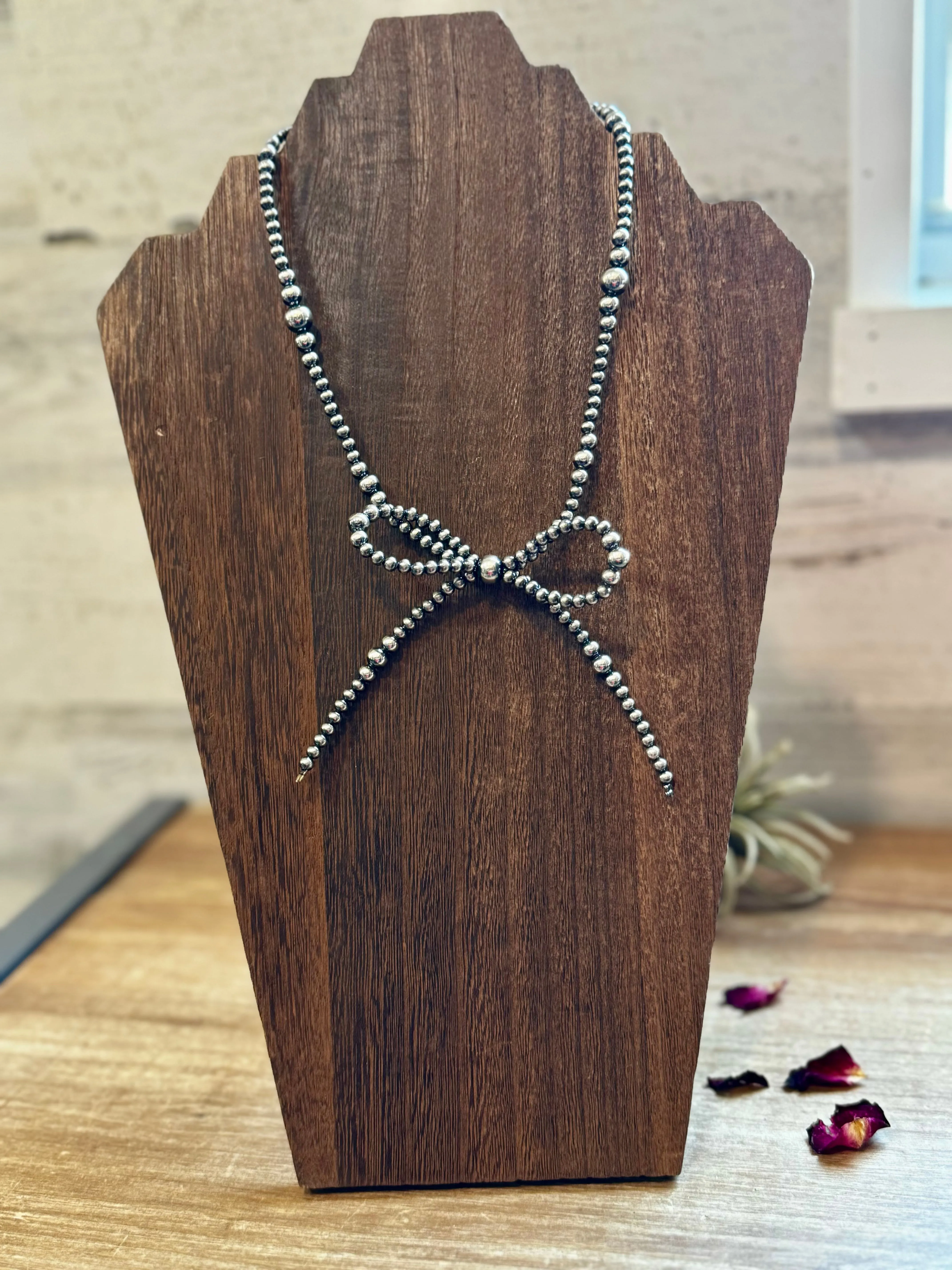 Bow Necklace with Graduated Sized Silver Pearls