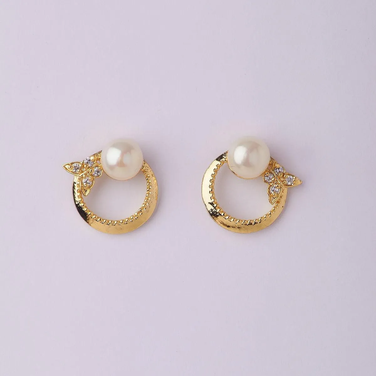 Classic Pearl Stud Earring