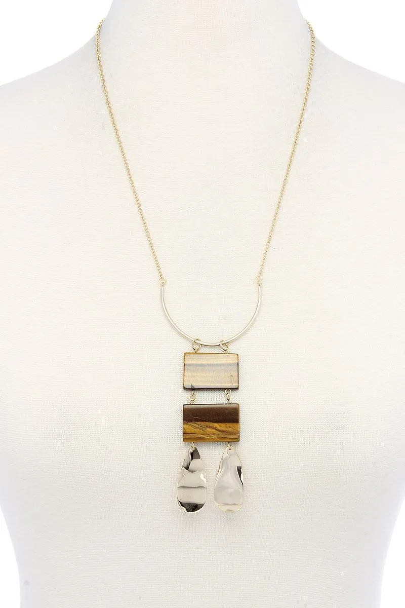 Modern Chic Pendant Necklace