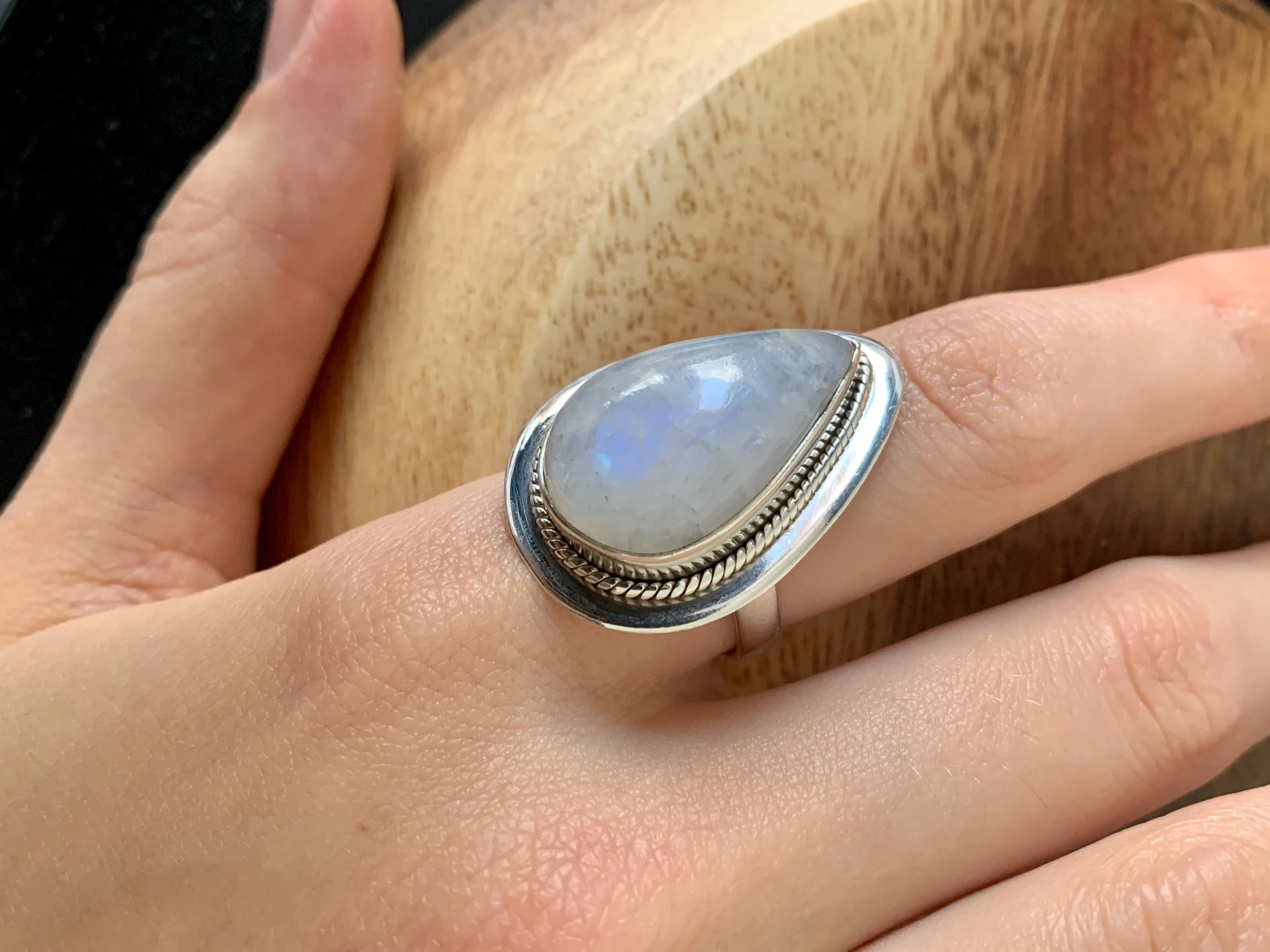 Moonstone Ligeia Ring (US 8)