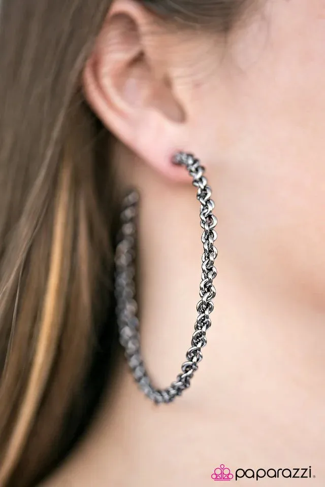 Paparazzi Earring ~ Street Smart - Black