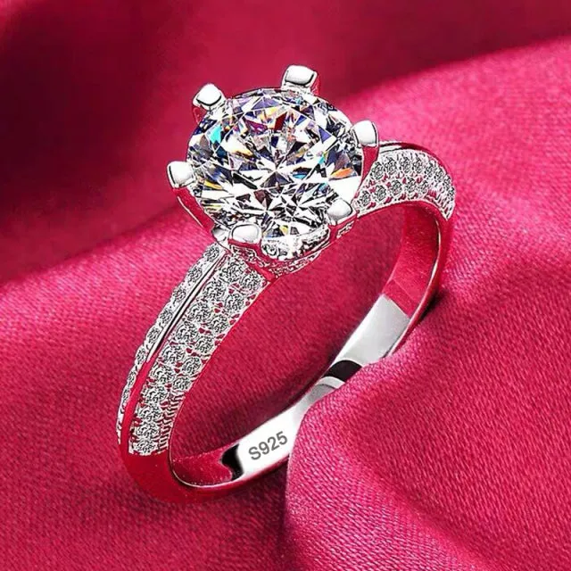 Romantic Jewelry Luxury Shiny Round Cut CZ Engagement Rings for Women