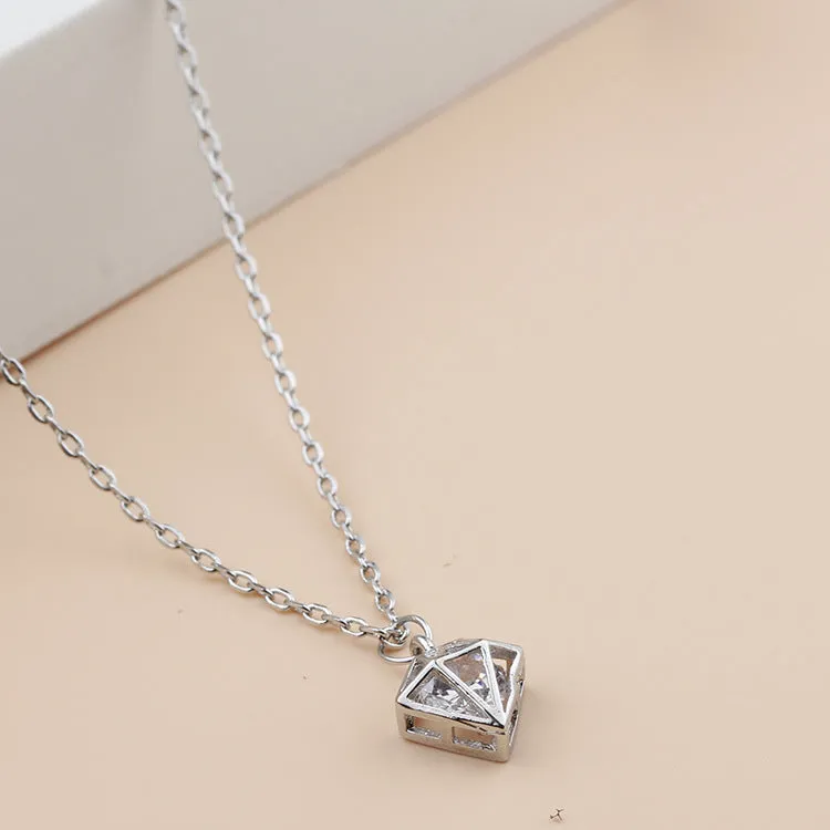 Sweet Creative Crown Pendant Fashion All-match Diamond Short Clavicle Chain