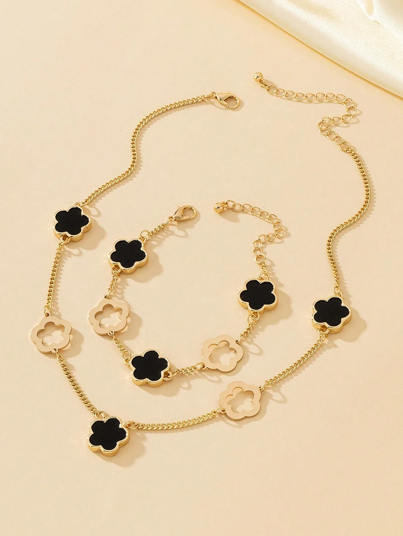 Sweet Metal Flower Bracelet And 1pc Necklace Set