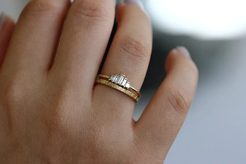 Triangle Pattern Wedding Band - Geometric Engraved Ring